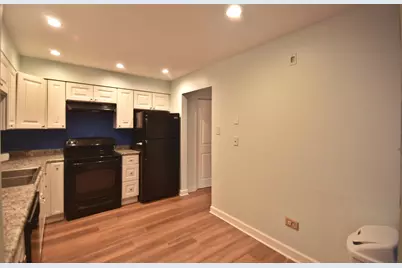 4129 Saratoga Avenue #A214, Downers Grove, IL 60515 - Photo 9