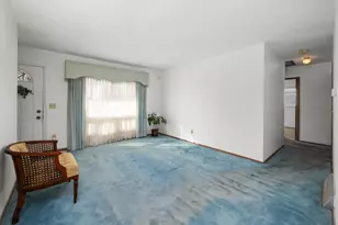 607 6th St, Rock Island, IL 61201 - Photo 5