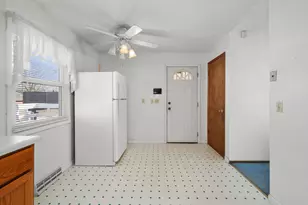 607 6th St, Rock Island, IL 61201 - Photo 9