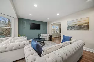 9908 S Maplewood Ave, Chicago, IL 60655 - Photo 3