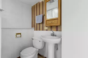 809 Thompson Ave, Winthrop Harbor, IL 60096 - Photo 13