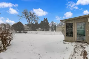 809 Thompson Ave, Winthrop Harbor, IL 60096 - Photo 5