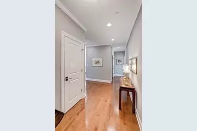 7 E Kennedy Lane #201, Hinsdale, IL 60521 - Photo 5