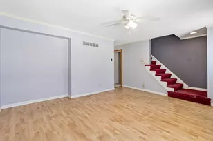 451 Yorkshire Sq, Bolingbrook, IL 60440 - Photo 5