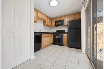 47 E Gant Circle #G, Streamwood, IL 60107 - Photo 5