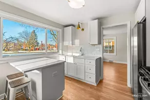 253 Park Ct, Bellwood, IL 60104 - Photo 7