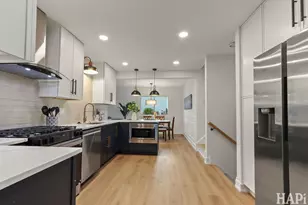 1942 Trail Ridge St, Arlington Heights, IL 60004 - Photo 5