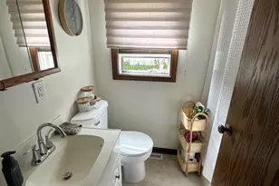 726 S Jefferson St, Woodstock, IL 60098 - Photo 7