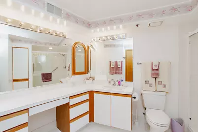 7120 N Milwaukee Avenue #706, Niles, IL 60714 - Photo 13