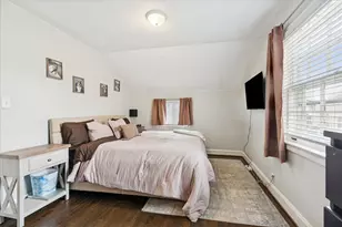 5209 N Osceola Ave, Chicago, IL 60656 - Photo 13