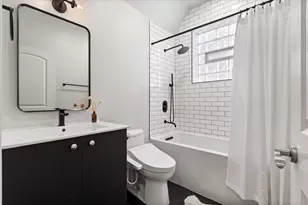 1541 W Chestnut St, Chicago, IL 60642 - Photo 17