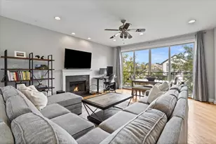 1541 W Chestnut St, Chicago, IL 60642 - Photo 3