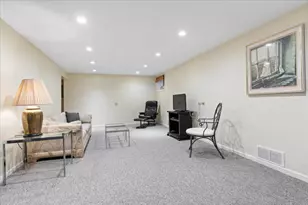 4443 Church St, Skokie, IL 60076 - Photo 15