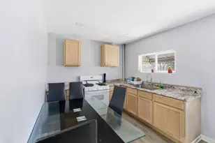 527 Jackson St, Aurora, IL 60505 - Photo 19