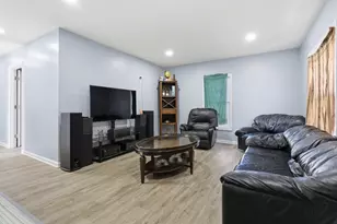 527 Jackson St, Aurora, IL 60505 - Photo 17