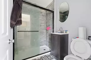 527 Jackson St, Aurora, IL 60505 - Photo 25