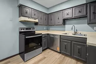 2501 Unit D 26th Ave, Rock Island, IL 61201 - Photo 11