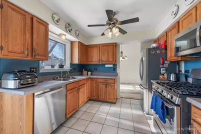 680 Cypress Bridge Road, Lake Zurich, IL 60047 - Photo 9