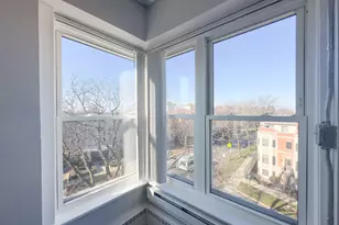 7333 N Ridge Blvd, Chicago, IL 60645 - Photo 9