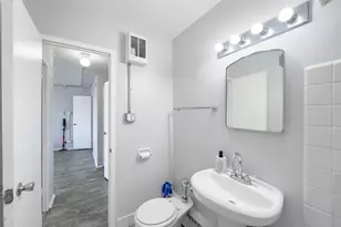 7333 N Ridge Blvd, Chicago, IL 60645 - Photo 17