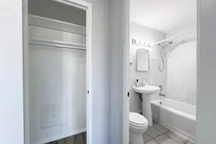 7333 N Ridge Blvd, Chicago, IL 60645 - Photo 15