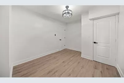 9319 S Merrill Avenue, Chicago, IL 60617 - Photo 7