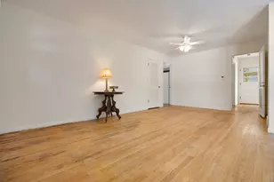 851 N Grove Ave, Elgin, IL 60120 - Photo 9