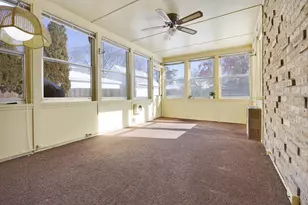 851 N Grove Ave, Elgin, IL 60120 - Photo 17