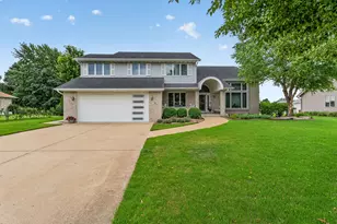 604 Mahoney Dr, Minooka, IL 60447 - Photo 1
