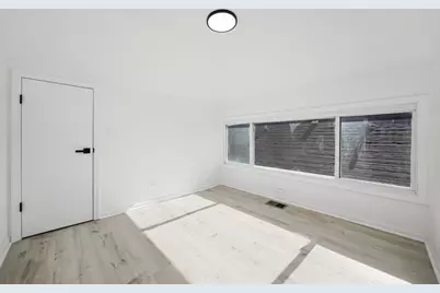 7545 S Merrill Avenue, Chicago, IL 60649 - Photo 15