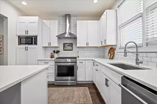 1960 N Seminary Ave, Chicago, IL 60614 - Photo 11