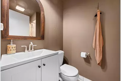 1960 N Seminary Avenue #B, Chicago, IL 60614 - Photo 27