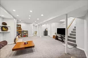 7424 Crawford Ave, Skokie, IL 60076 - Photo 21