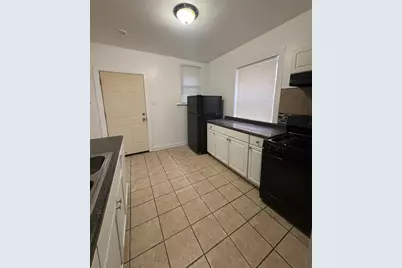 7741 S Yates Boulevard #2, Chicago, IL 60649 - Photo 5