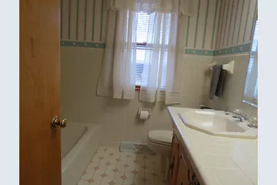 120 E 6 Th Streets, Momence, IL 60954 - Photo 15