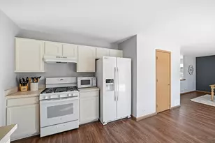 379 Stone Hollow Dr, Poplar Grove, IL 61065 - Photo 15