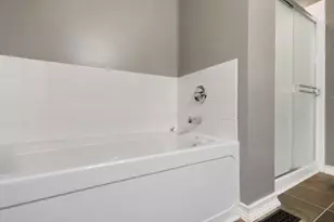 2260 Hudson Cir, Aurora, IL 60502 - Photo 17