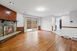 1008 S Beechwood Dr, Mount Prospect, IL 60056 - Photo 9