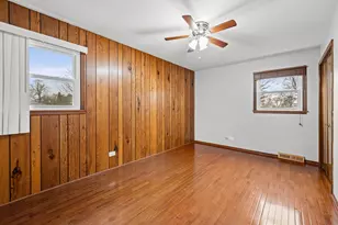 1008 S Beechwood Dr, Mount Prospect, IL 60056 - Photo 17