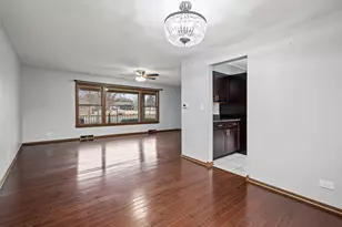 1008 S Beechwood Dr, Mount Prospect, IL 60056 - Photo 5