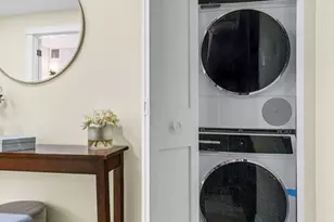 100 E Walton St, Chicago, IL 60611 - Photo 27