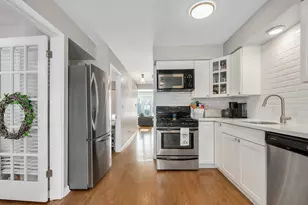 16W680 57th St, Clarendon Hills, IL 60514 - Photo 9