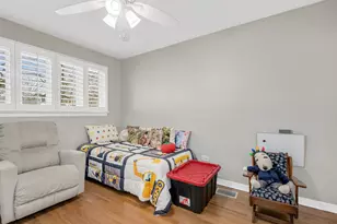 16W680 57th St, Clarendon Hills, IL 60514 - Photo 11