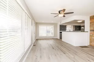 214 N Hunter St, Thornton, IL 60476 - Photo 9