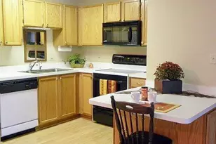 605 Barrington Ave, East Dundee, IL 60118 - Photo 3