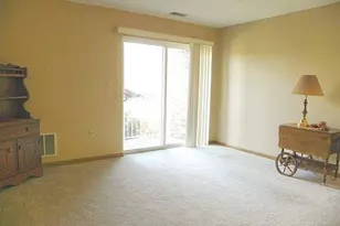 605 Barrington Ave, East Dundee, IL 60118 - Photo 7