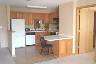 605 Barrington Ave, East Dundee, IL 60118 - Photo 3