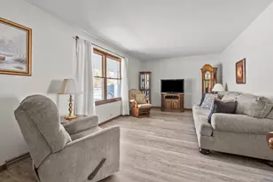 304 S State St, Poplar Grove, IL 61065 - Photo 3