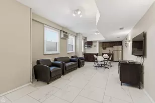 2909 N Sheridan Rd, Chicago, IL 60657 - Photo 13