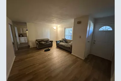 924 E Willow Street, Kankakee, IL 60901 - Photo 9